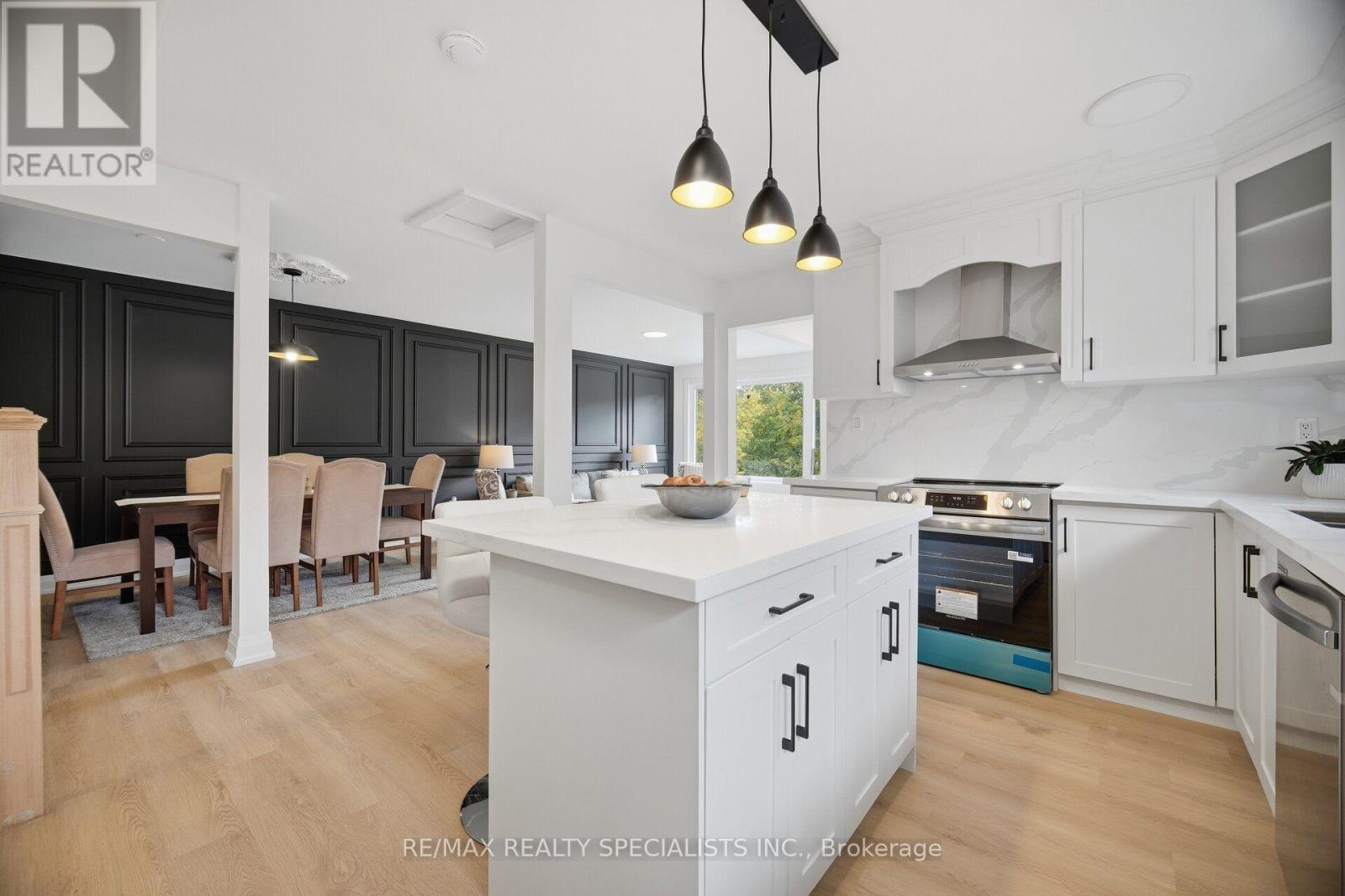 565 HAYWARD CRESCENT - 19