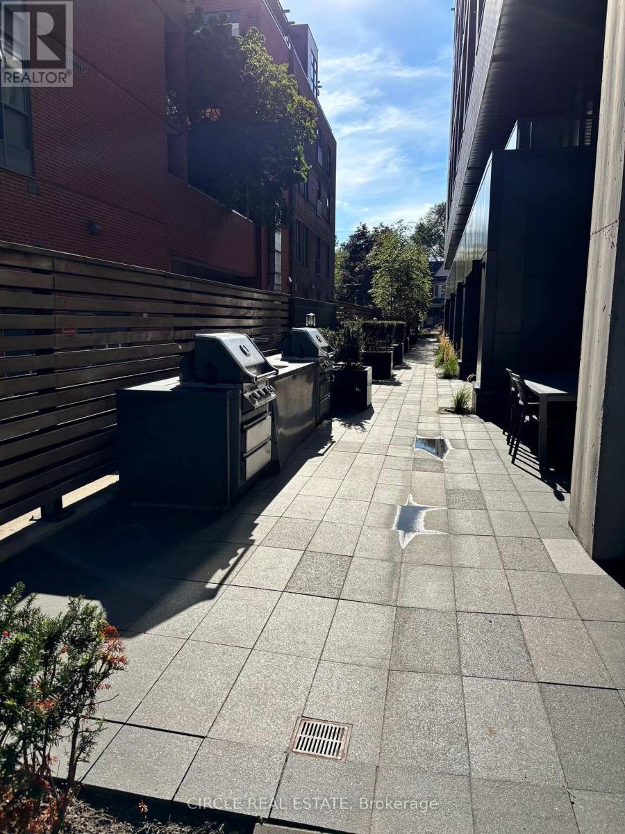 #716 383 SORAUREN AVENUE - 25
