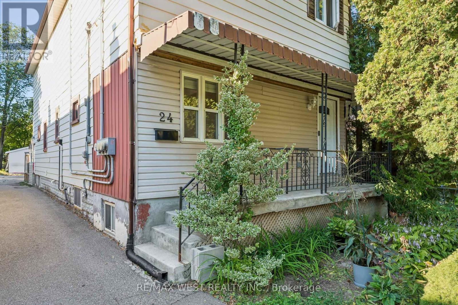 24 VICTORIA STREET - 2
