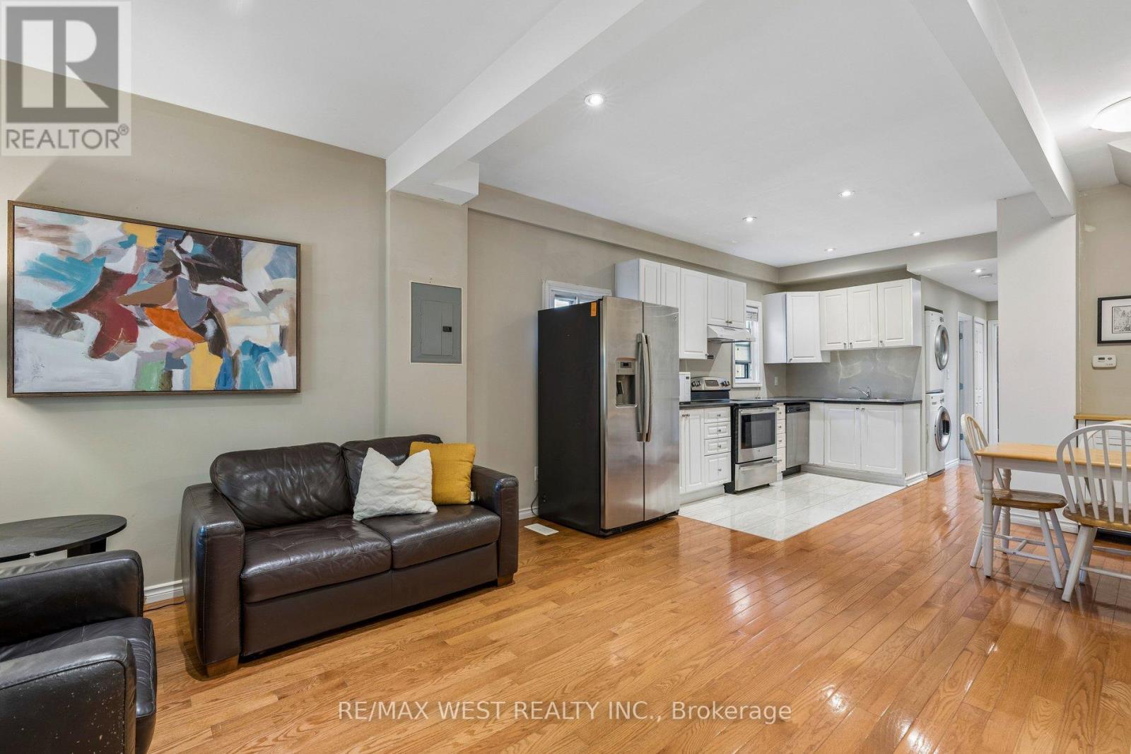 24 VICTORIA STREET, Toronto (Mimico) — photo 8