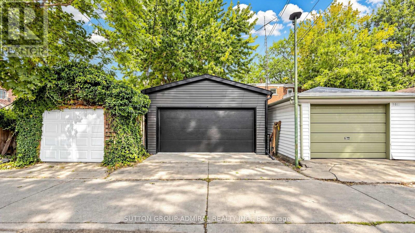 109 Fermanagh Avenue, Toronto, ON photo 34