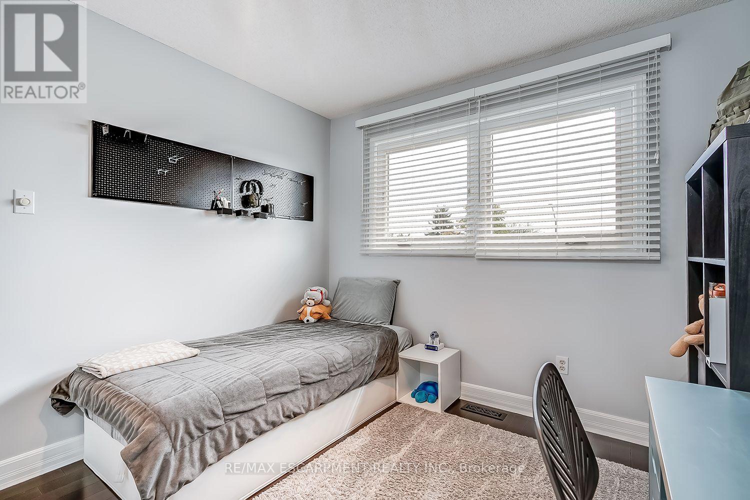 3163 BARWELL ROAD - 22