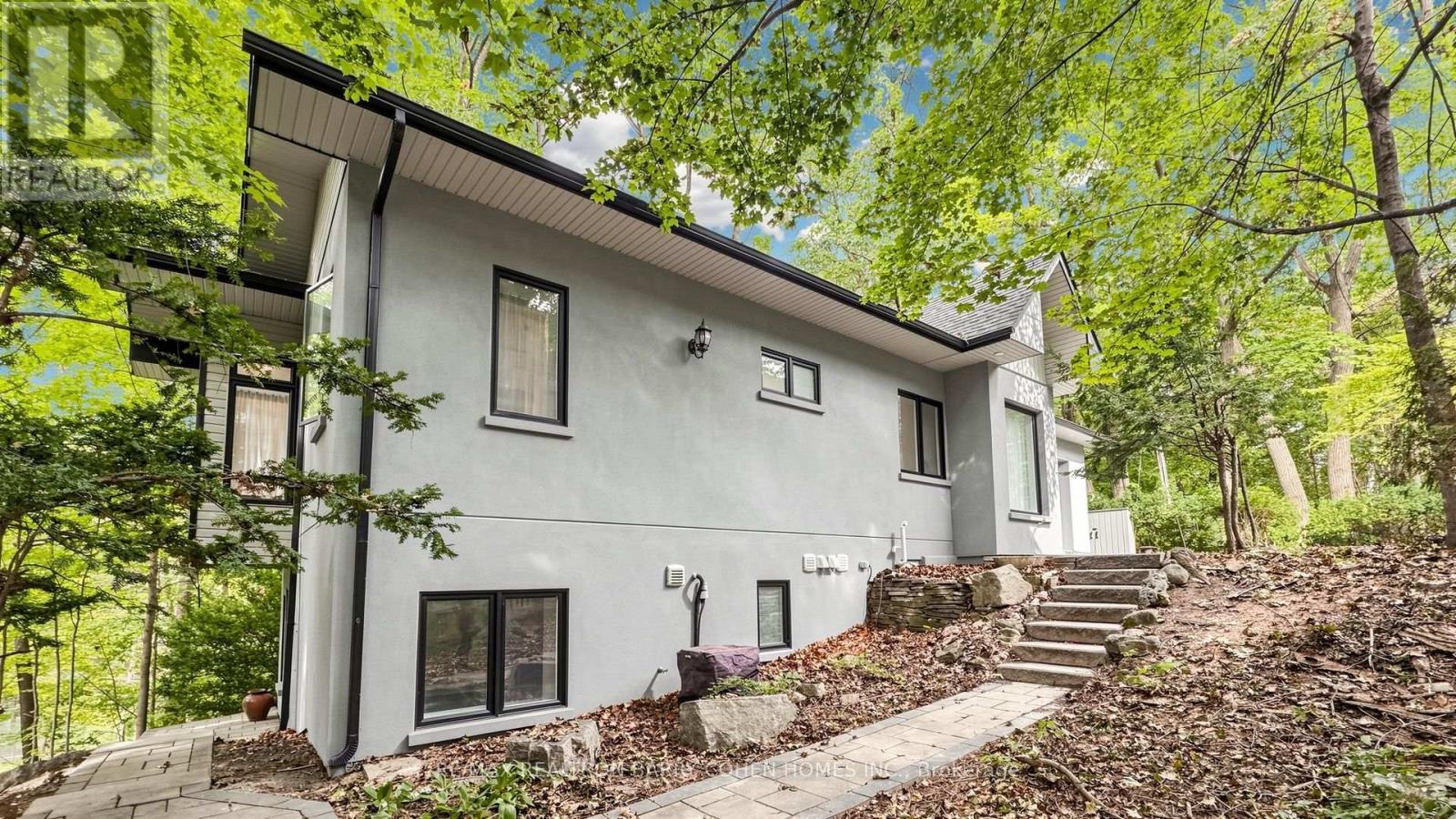7 GREENBROOK DRIVE - 4