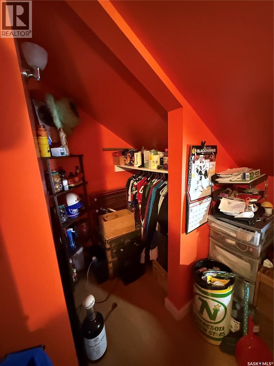 316 4th STREET, Weyburn — photo 16