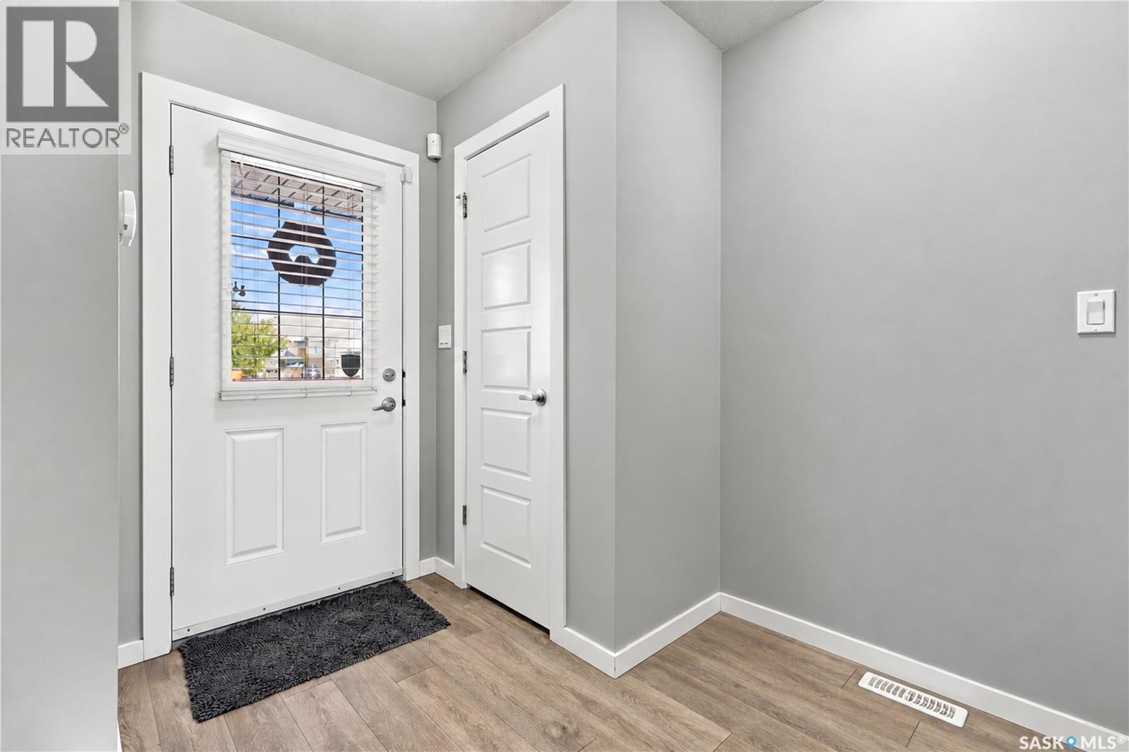 #4653 Primrose Green DRIVE E - 3
