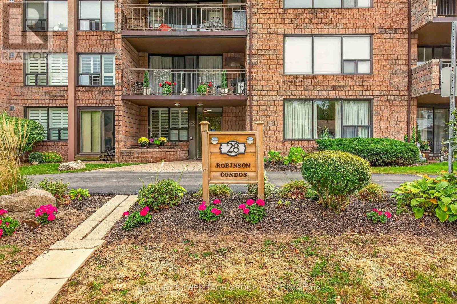 #101 28 ROBINSON STREET N - 2