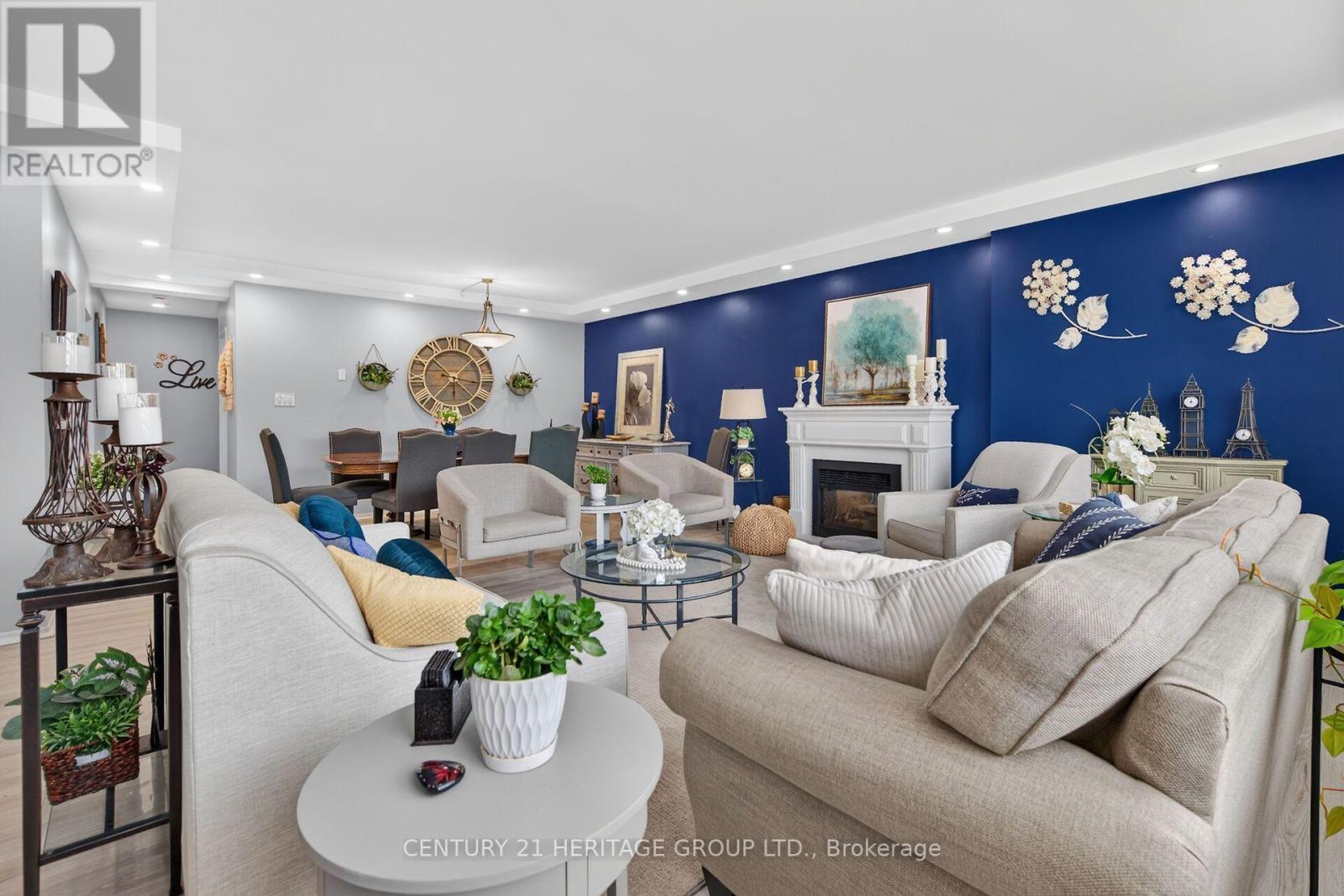 #101 28 ROBINSON STREET N - 23