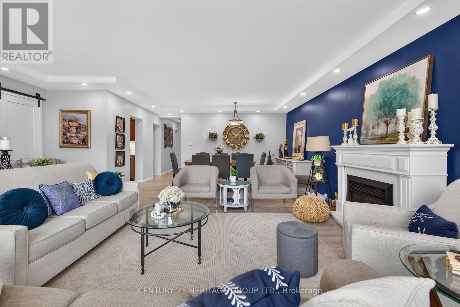 #101 28 ROBINSON STREET N - 24