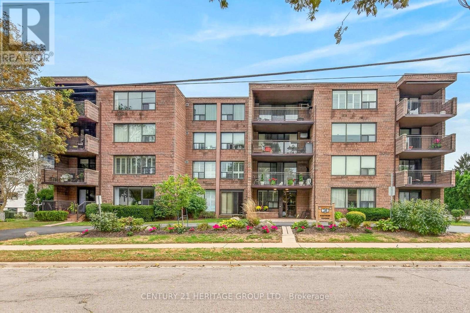 #101 28 ROBINSON STREET N - 3