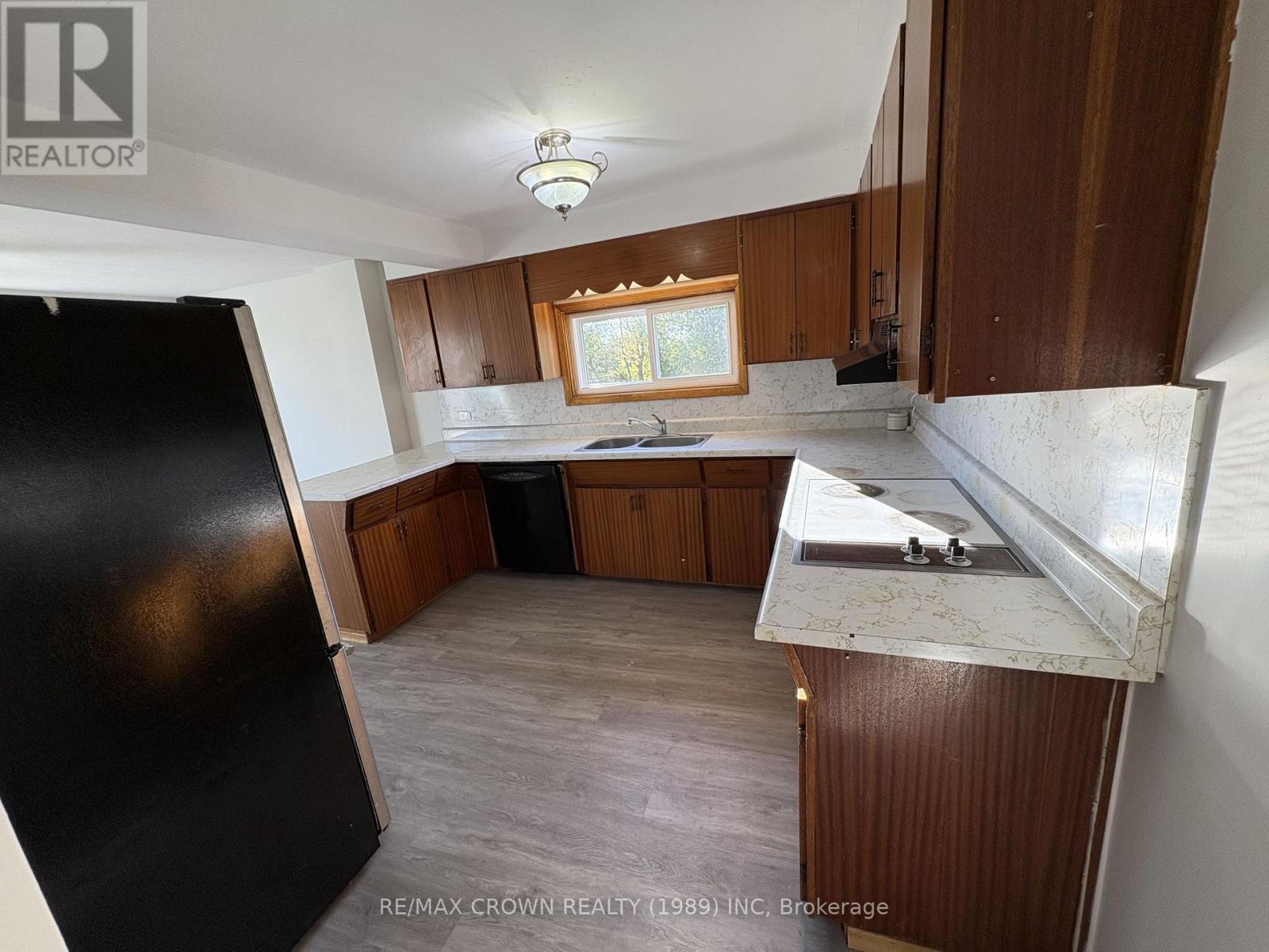1327 LEROUX AVENUE - 20