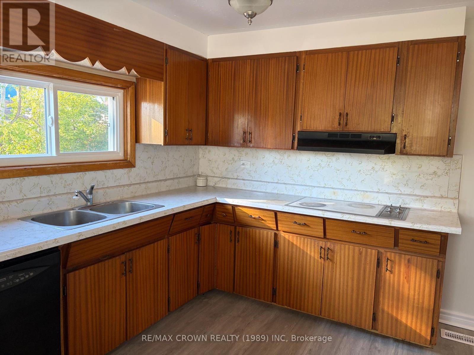 1327 LEROUX AVENUE - Image 19