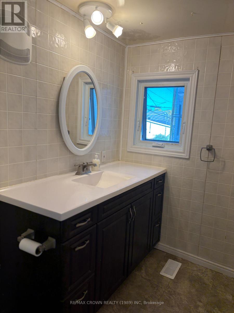 1327 LEROUX AVENUE - Image 28