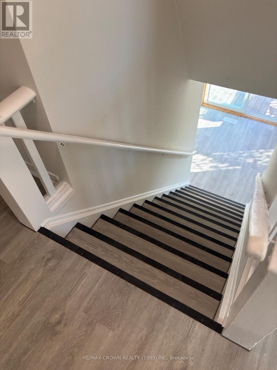 1327 LEROUX AVENUE - 39