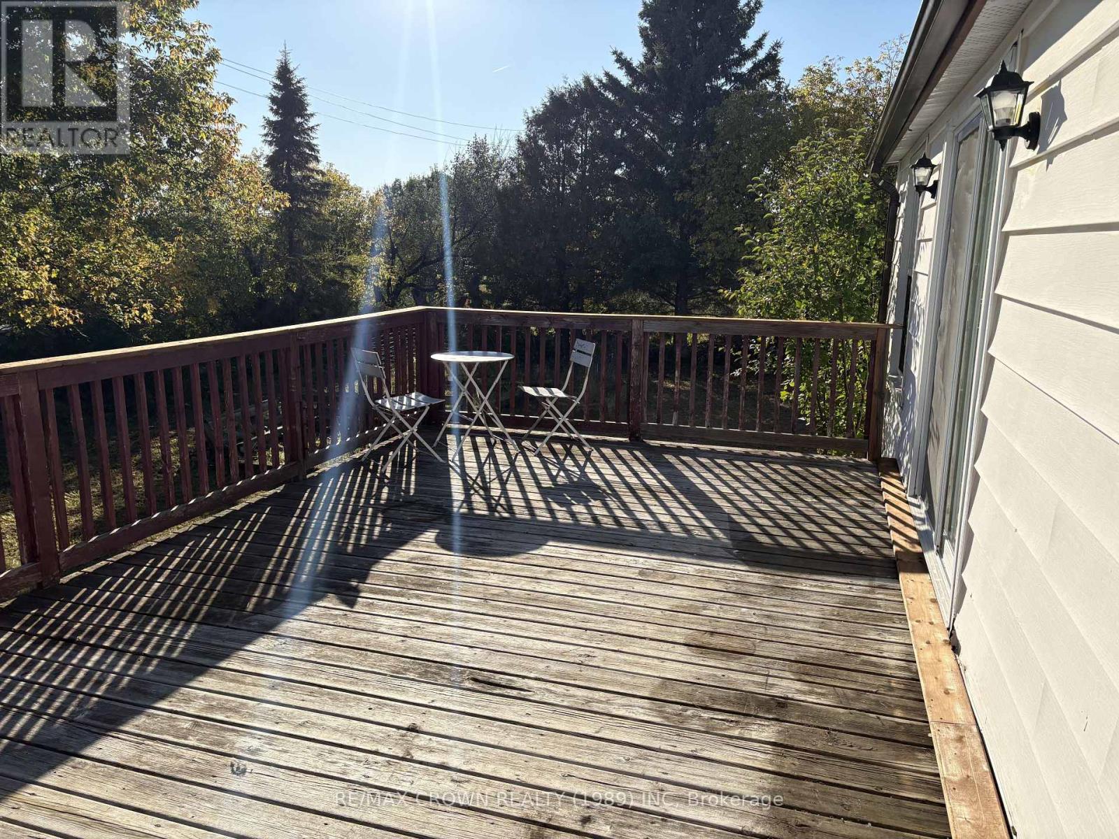1327 LEROUX AVENUE - 7