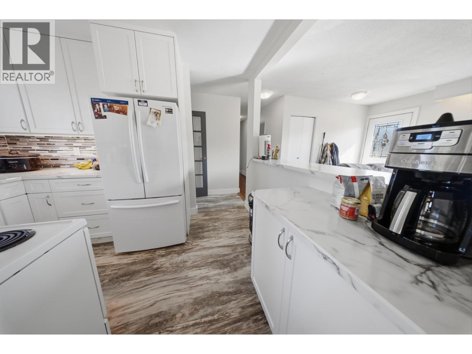 10404 112 AVENUE - Image 11