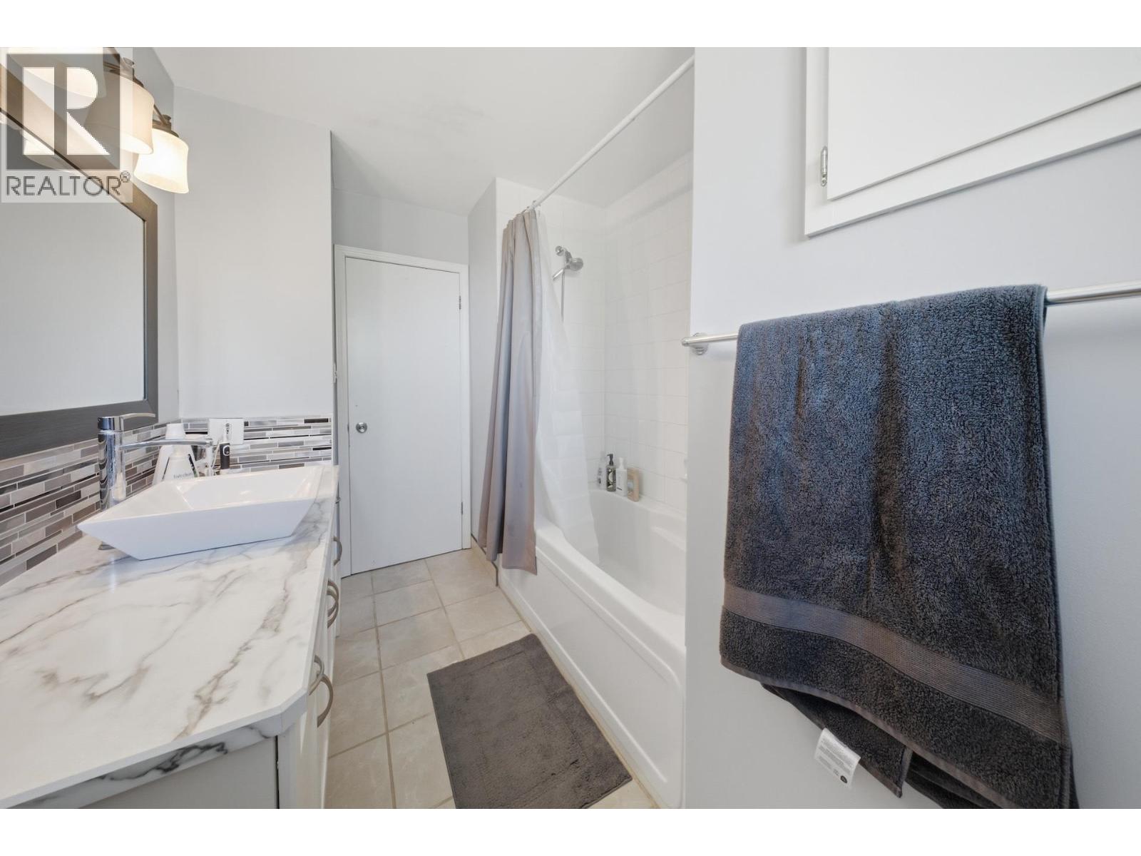 10404 112 AVENUE - 12