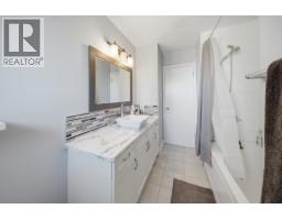 10404 112 Avenue, Fort St  John, BC V1J2W7 Photo 13
