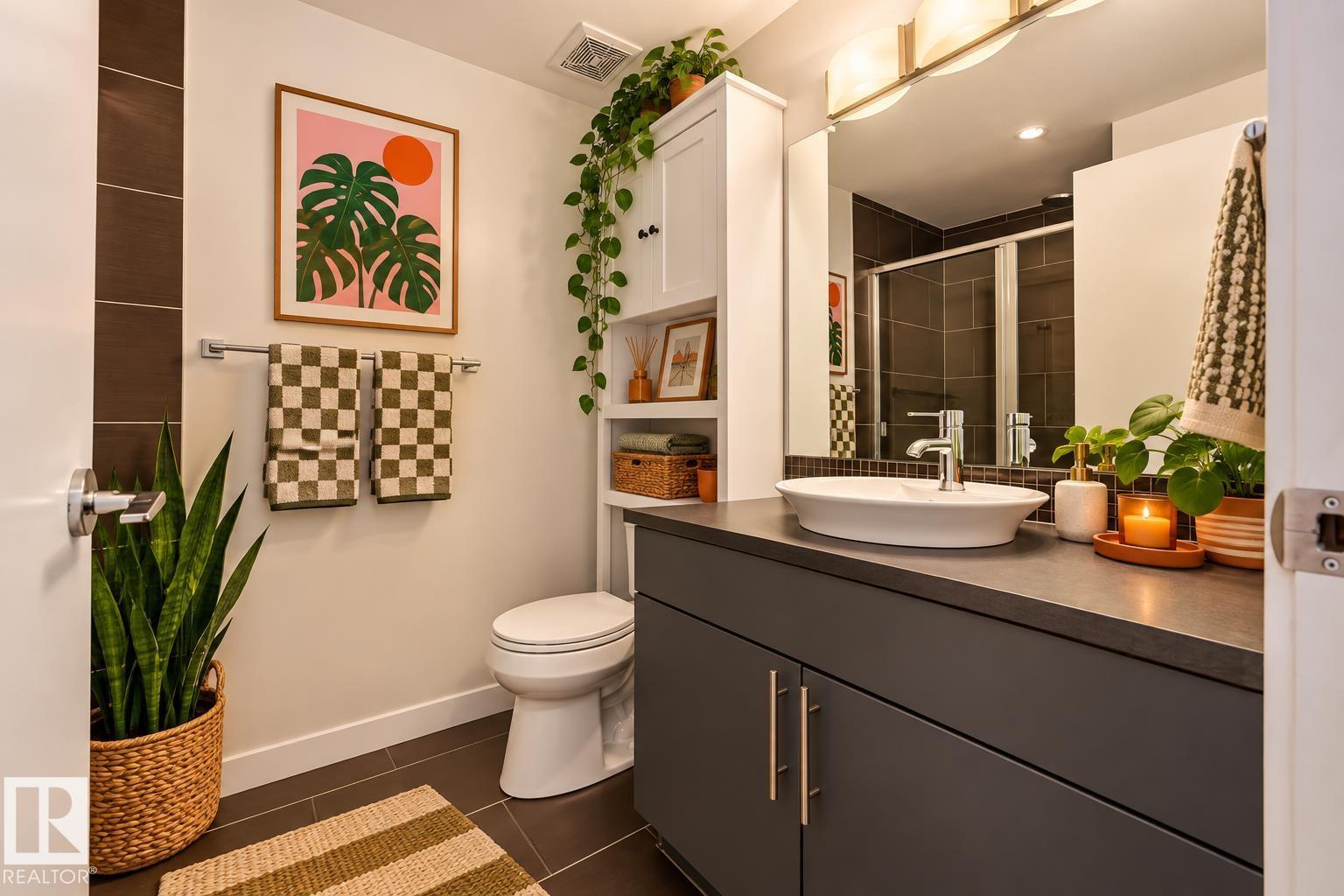 #105 10611 117 ST NW - 15