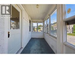 Porch - 132 Grass Avenue, St  Catharines, ON L2R1T4 Photo 6