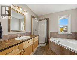 16 Cougartown Place Sw, Calgary, AB T3H0A2 Photo 27