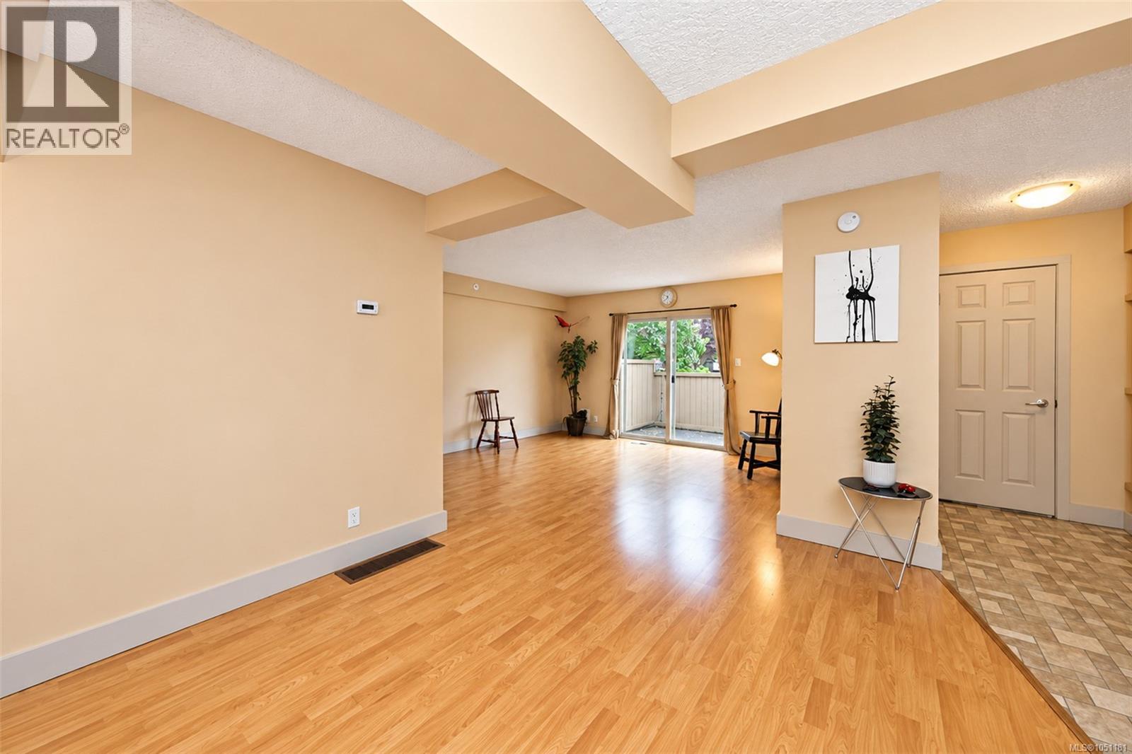 #43 4061 Larchwood Dr - Image 9