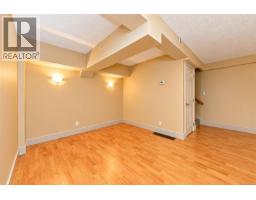 Primary Bedroom - 43 4061 Larchwood Dr, Saanich, BC V8N4P1 Photo 10