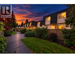 43 4061 Larchwood Dr, Saanich, BC V8N4P1 Photo 35