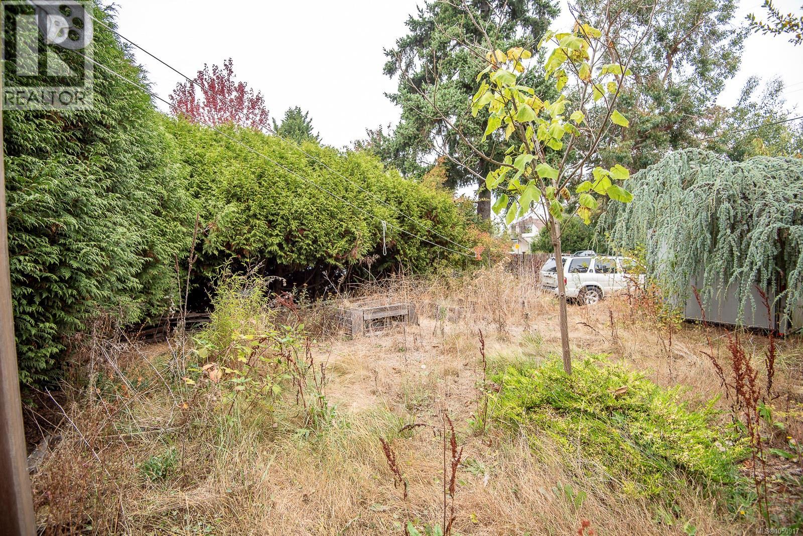 3814 Rowland Ave - 34