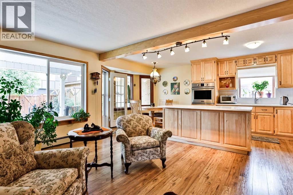 535 28 Street S - Image 10