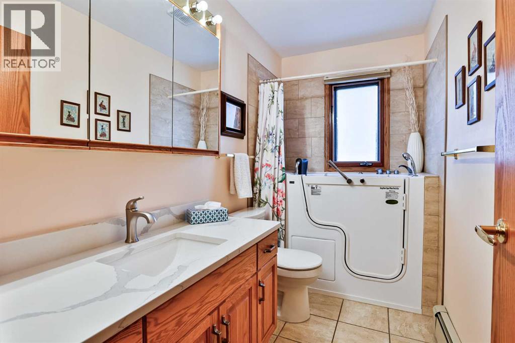 535 28 Street S - Image 16