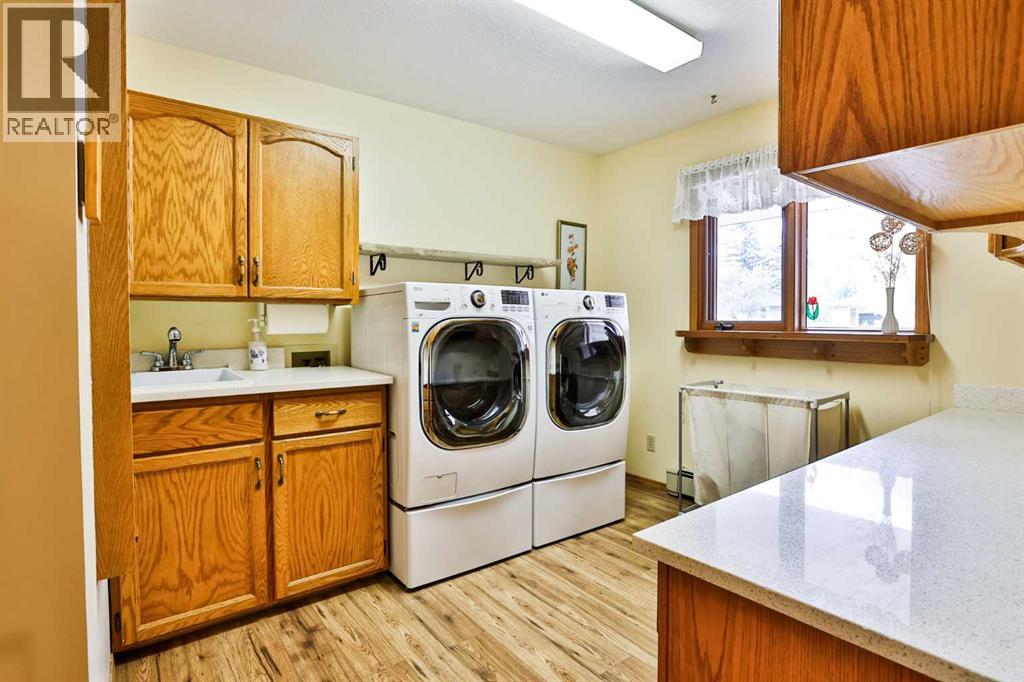 535 28 Street S - Image 17