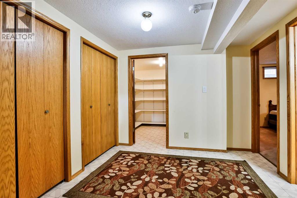 535 28 Street S - Image 21