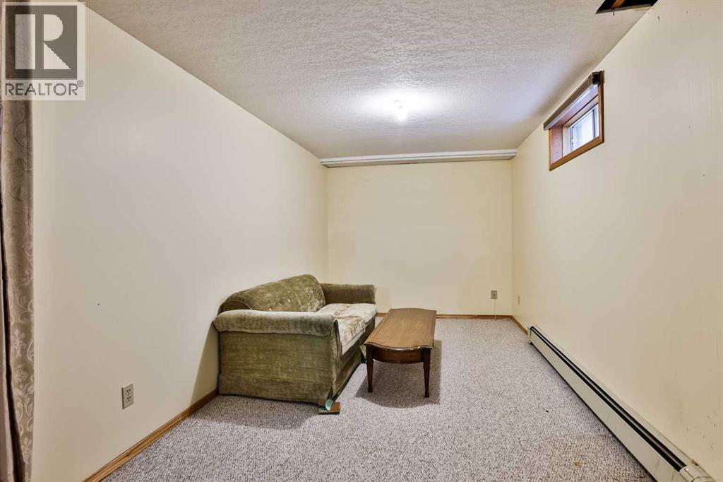 535 28 Street S - Image 28