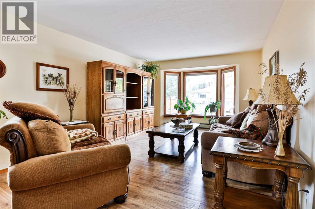 535 28 Street S - Image 3