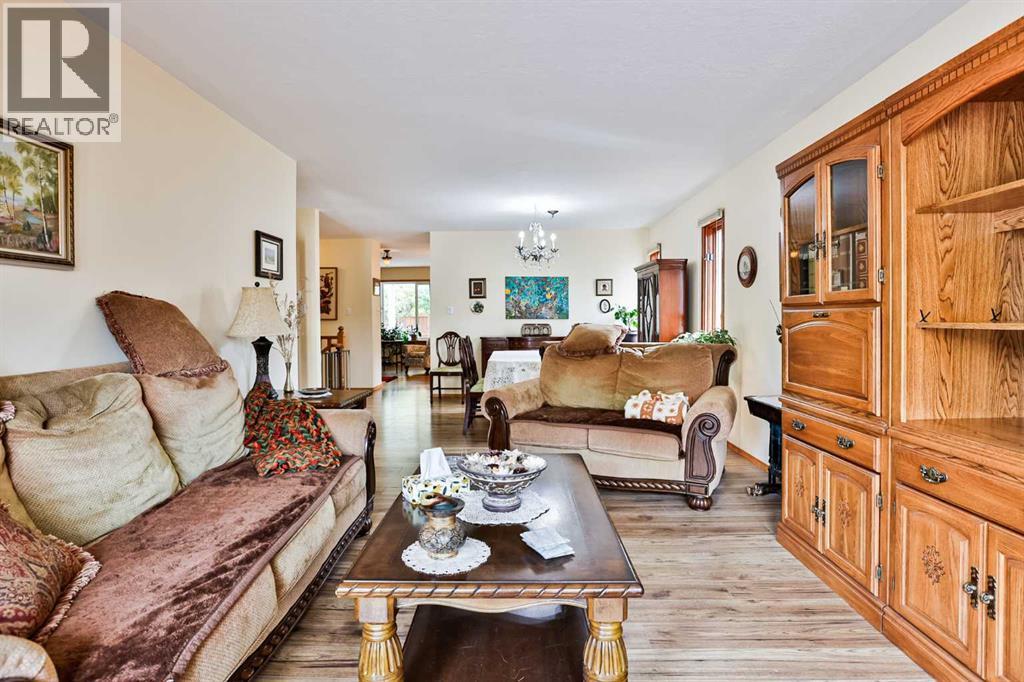535 28 Street S - Image 4