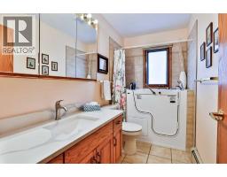 535 28 Street S - photo 16