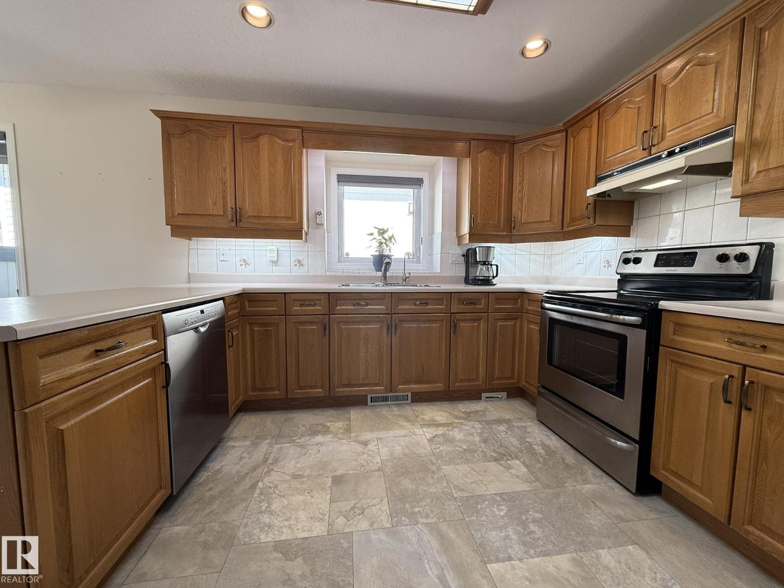 15812 133 ST NW - 13