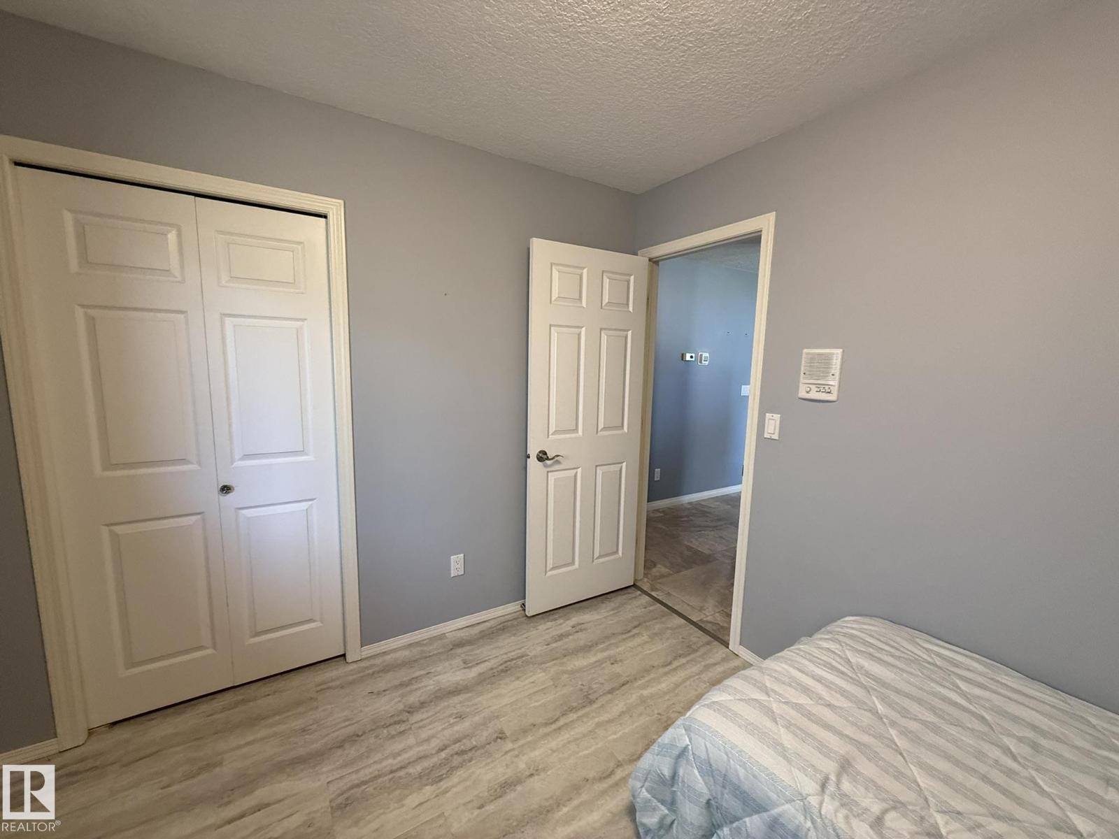 15812 133 ST NW - 29