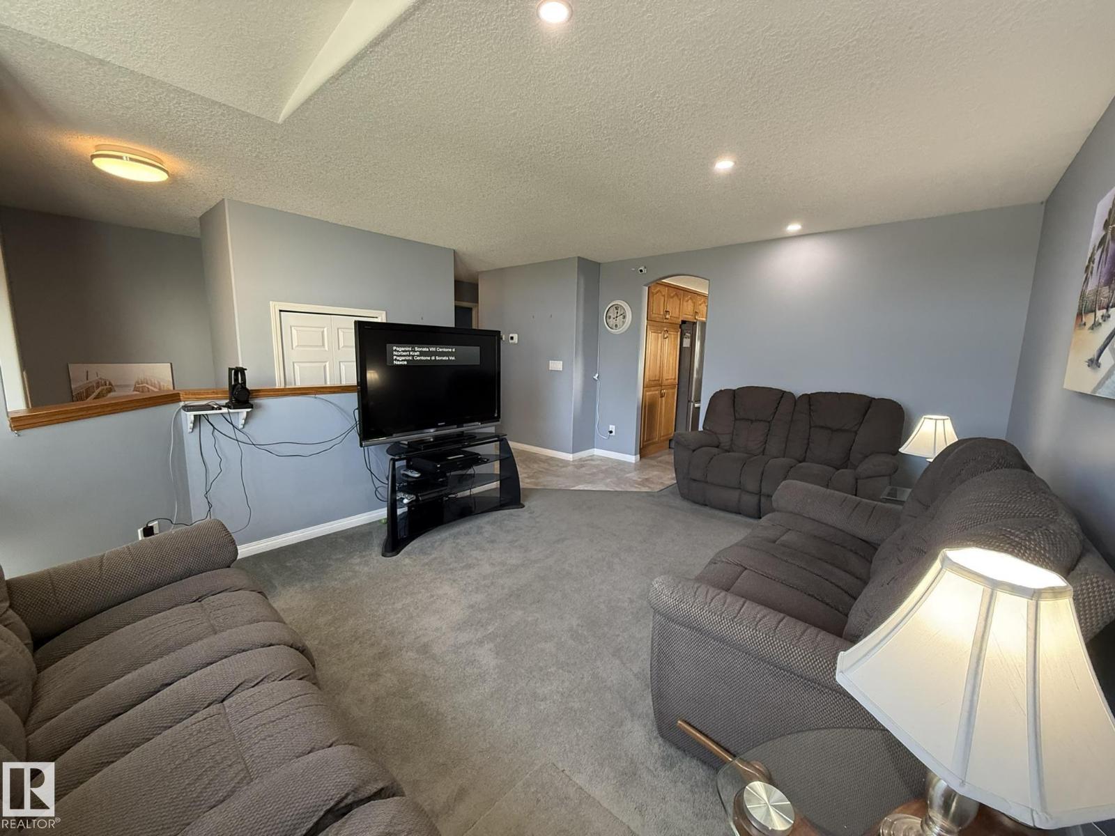15812 133 ST NW - 5
