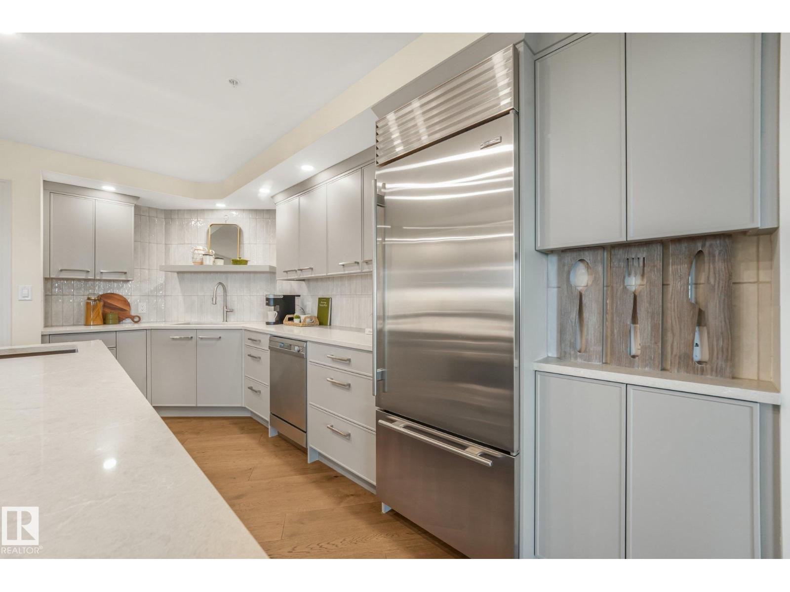 #902 10108 125 ST NW - 14
