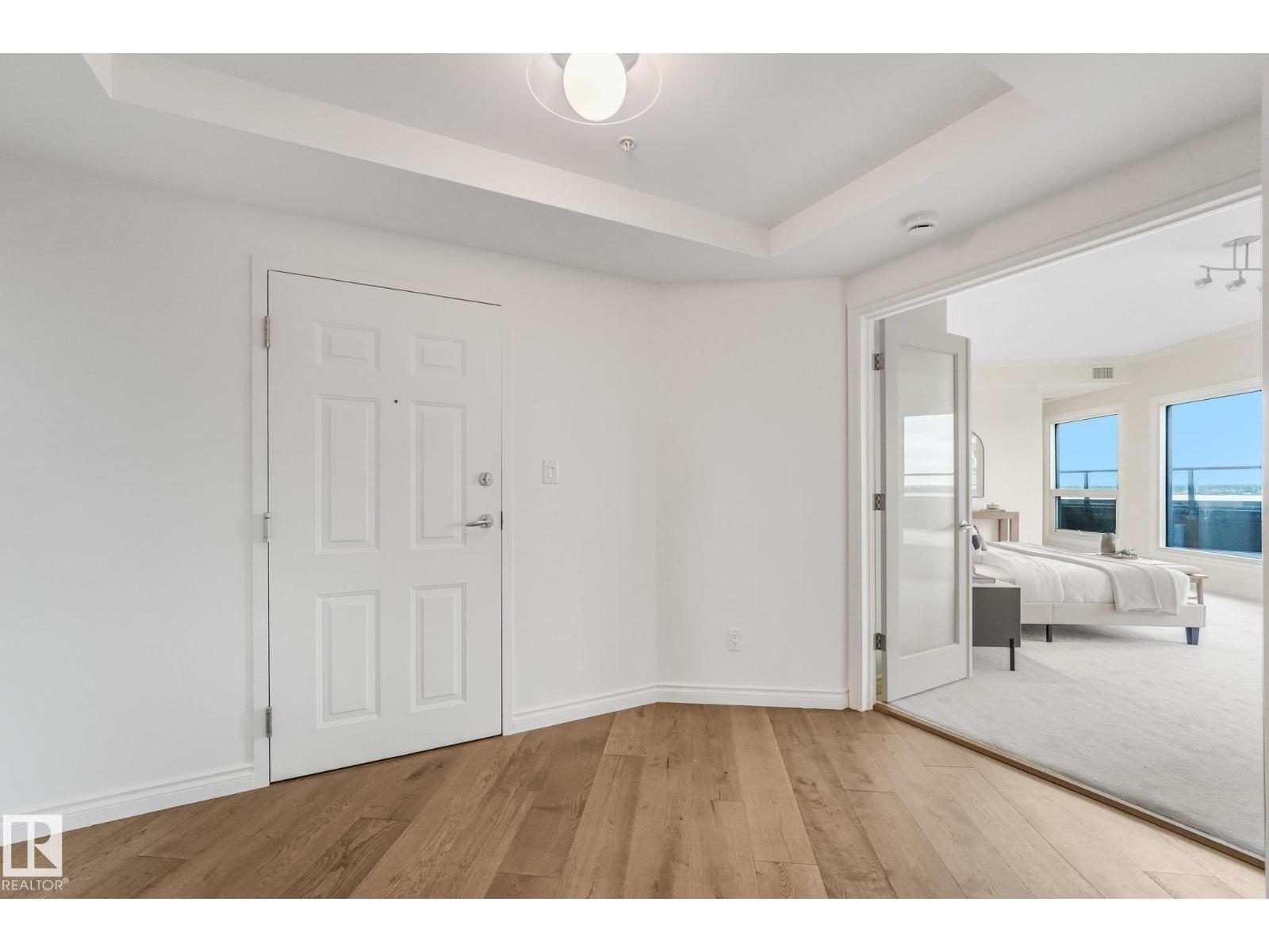 #902 10108 125 ST NW - 20