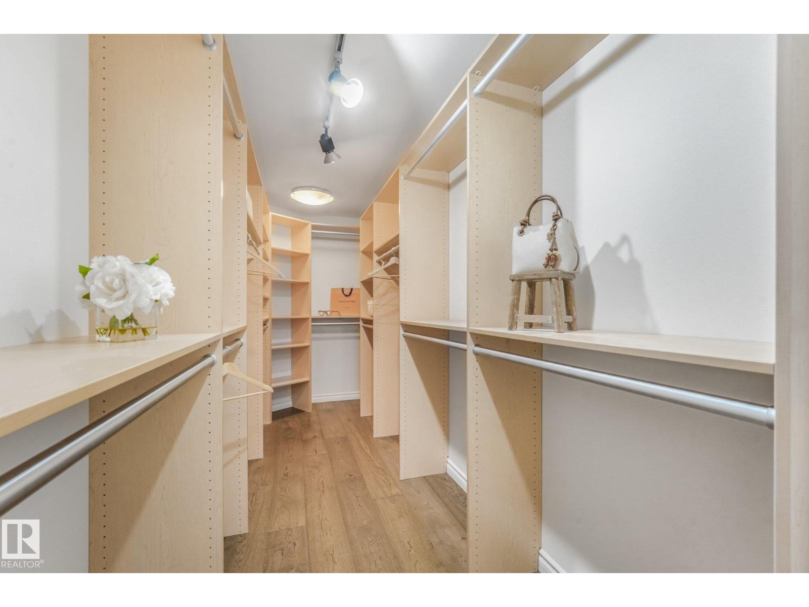#902 10108 125 ST NW - 31