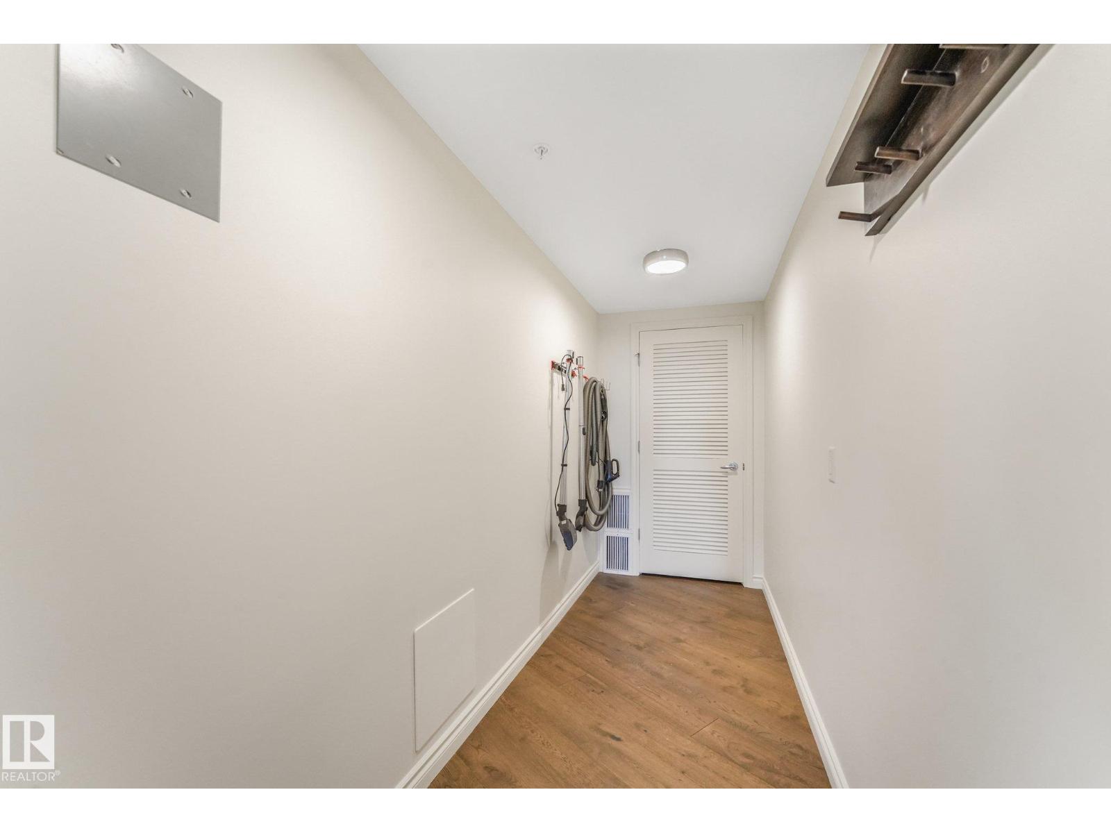 #902 10108 125 ST NW - 43