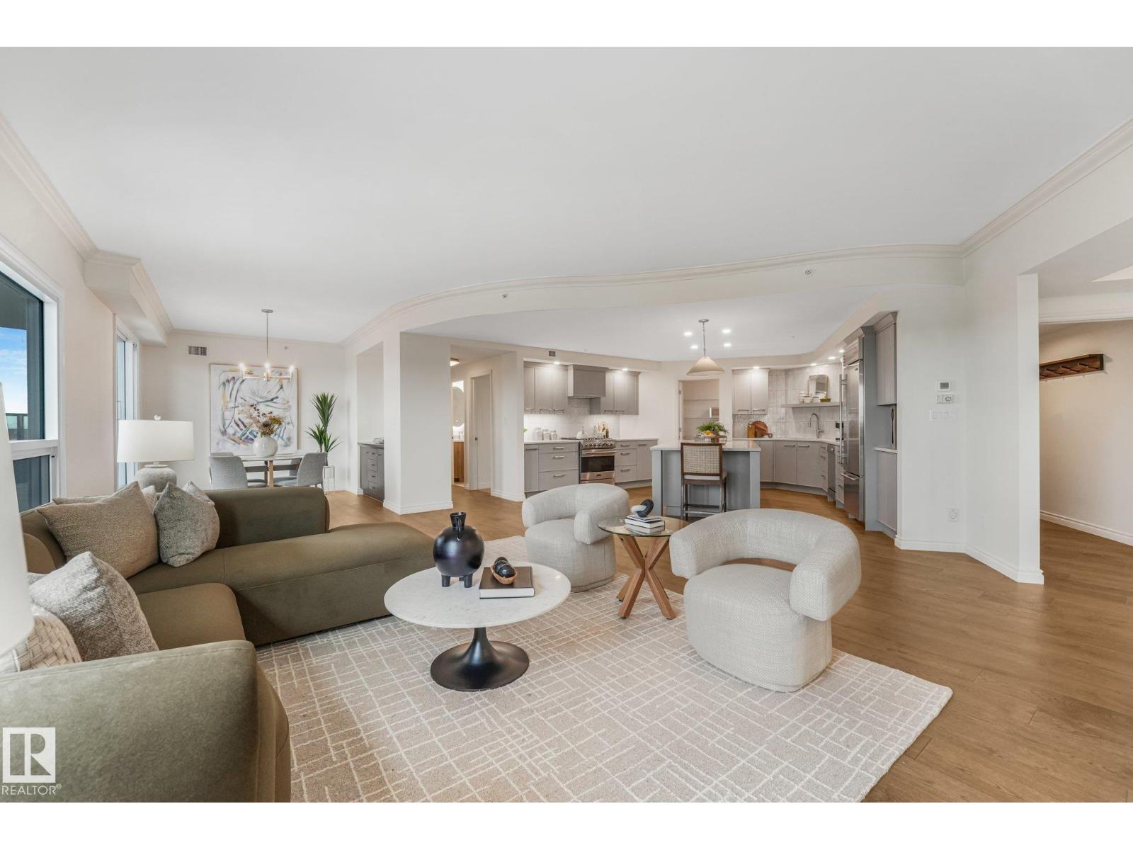 #902 10108 125 ST NW - 5