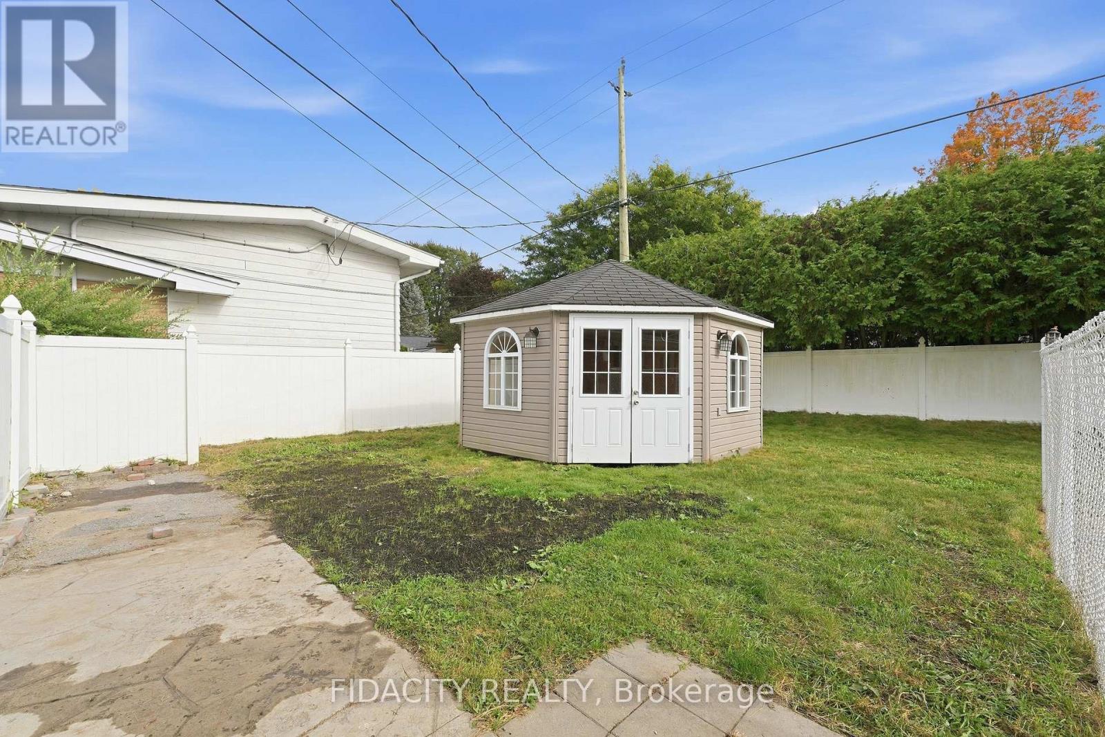 34 STINSON AVENUE - Image 22