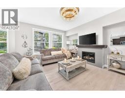901, 110 Coopers Common SW - photo 4