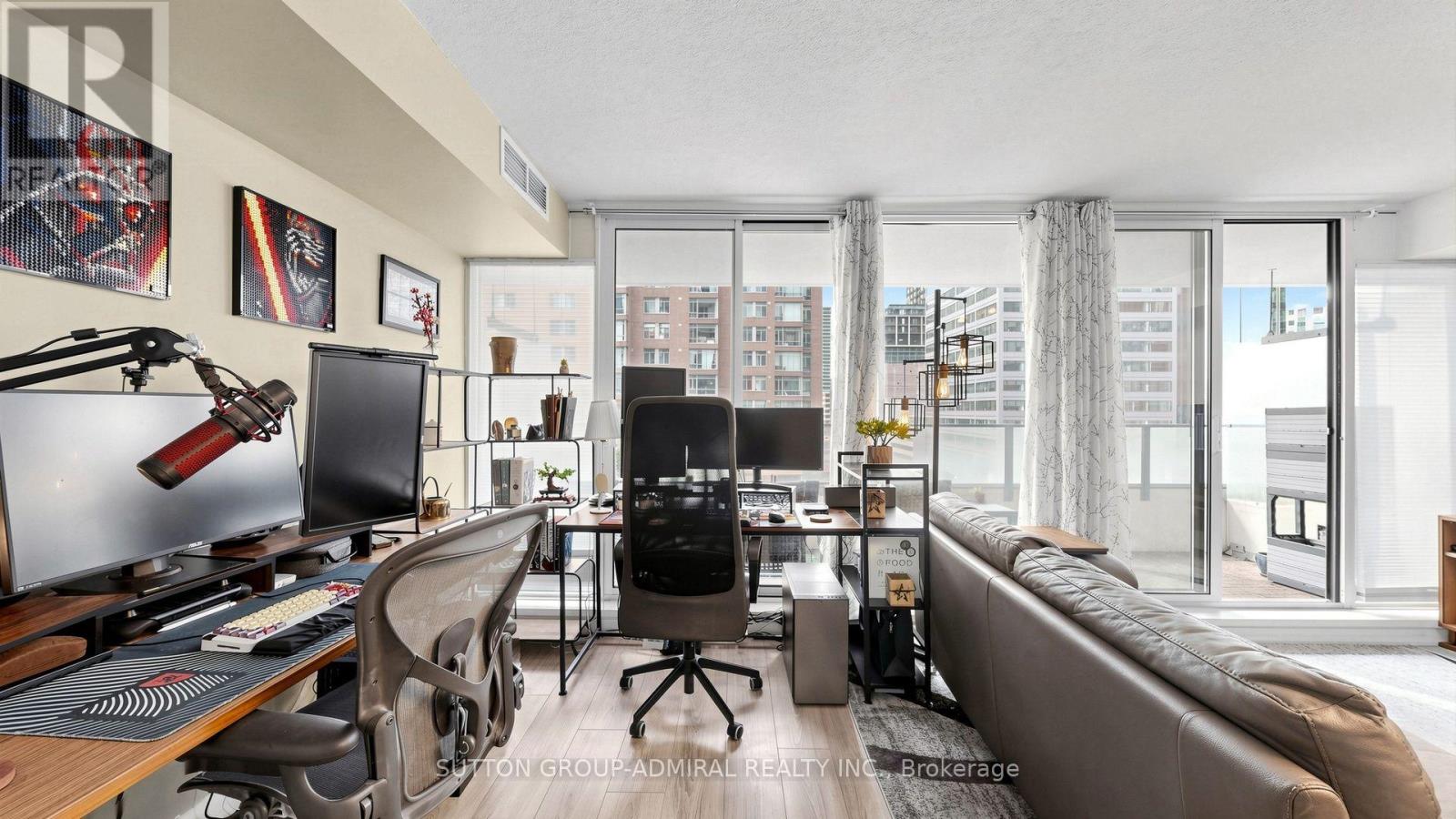 922 - 111 ELIZABETH STREET, Toronto (Bay Street Corridor) — photo 10