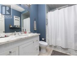 Bedroom 2 - 105 Balmoral Avenue, Toronto, ON M4V1J5 Photo 11