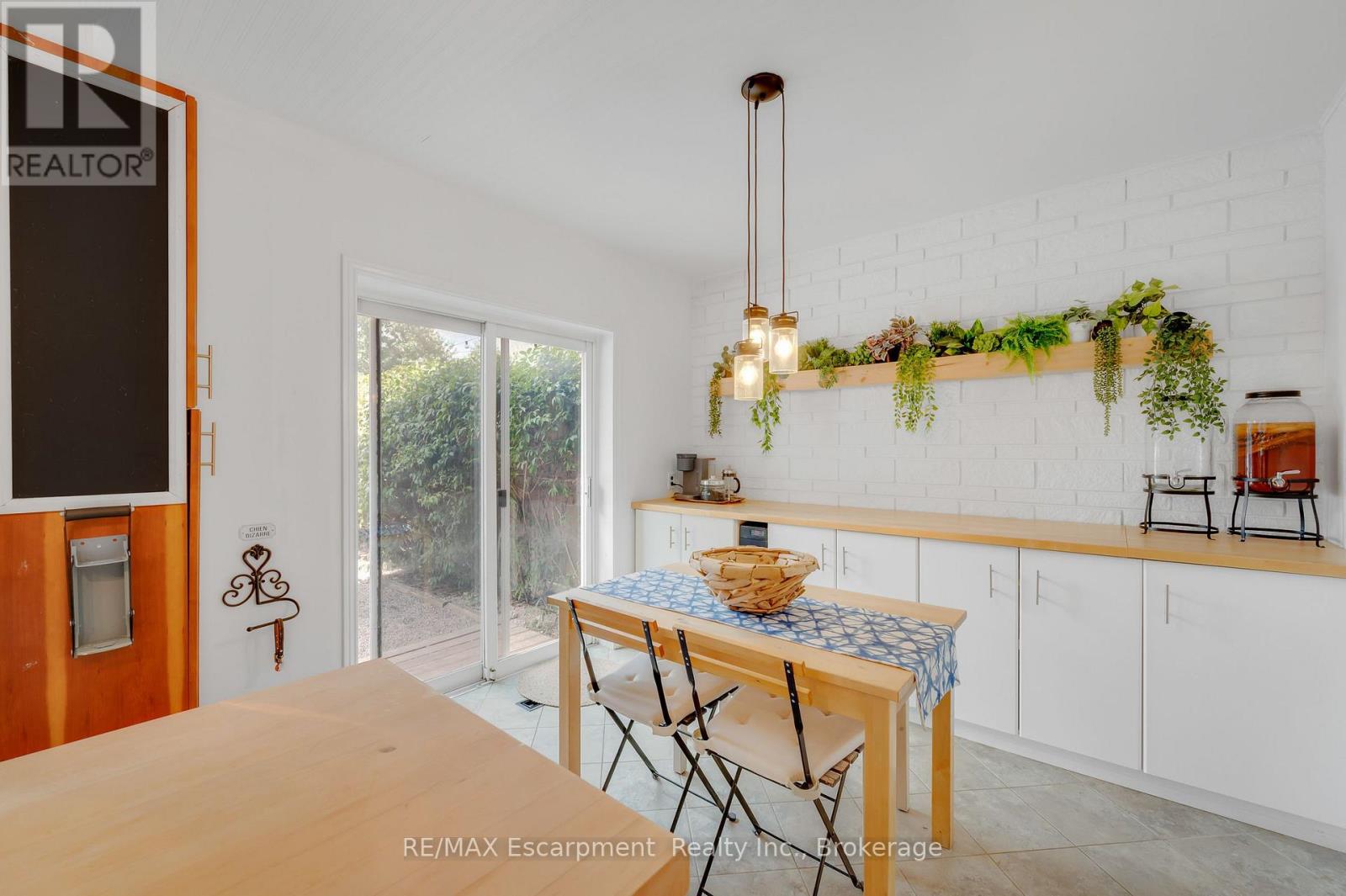 10 GOLDFINCH ROAD - 12