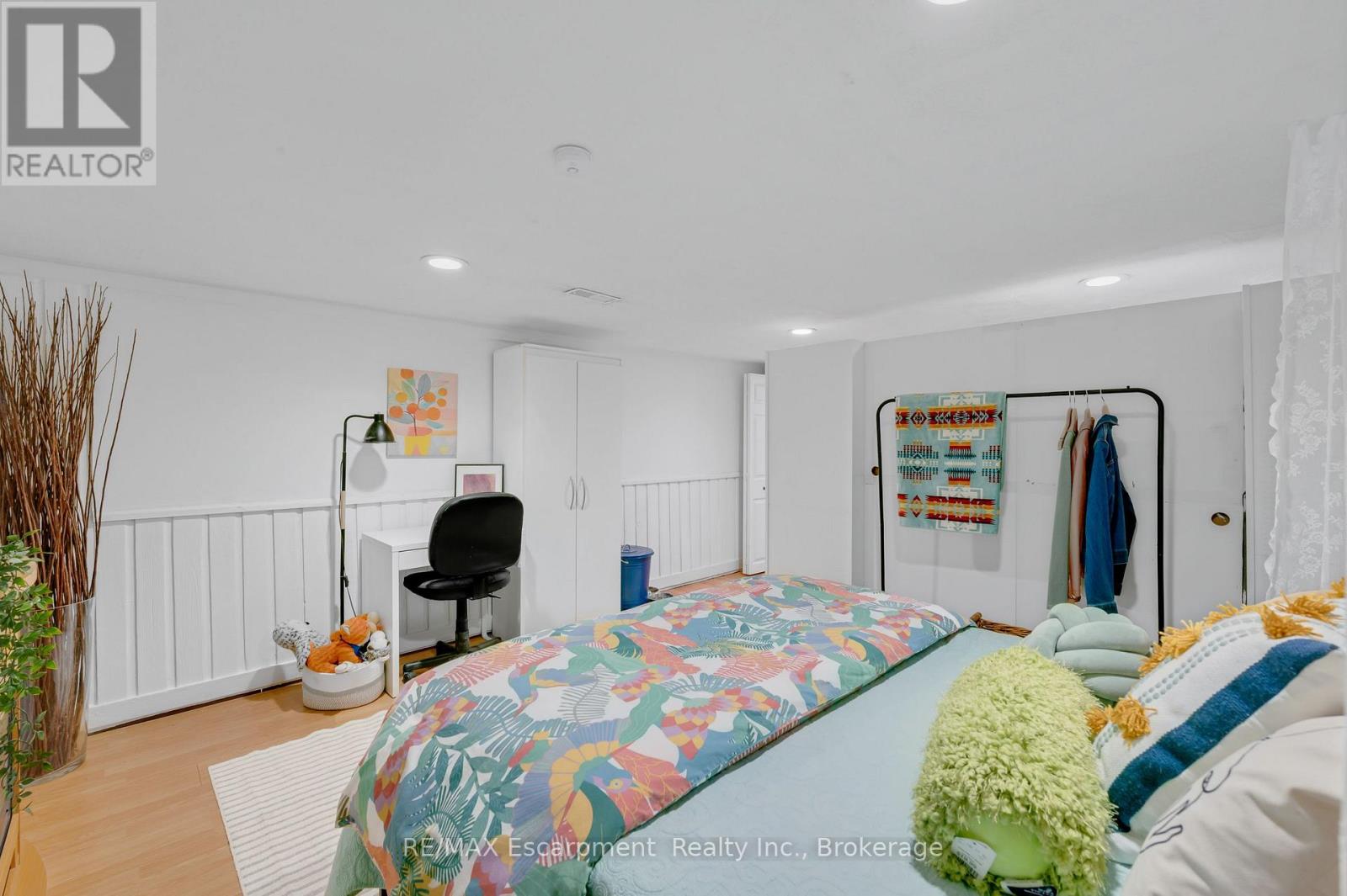 10 GOLDFINCH ROAD - 27